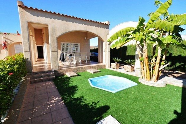 Foto 2 de Xalet en venda a Nueva Torrevieja - Aguas Nuevas de 5 habitacions amb terrassa i piscina