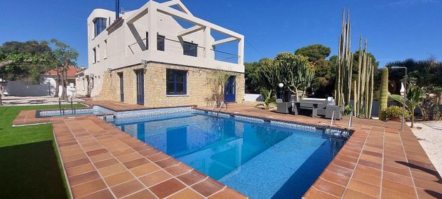 Foto 1 de Xalet en venda a Vistahermosa de 6 habitacions amb terrassa i piscina