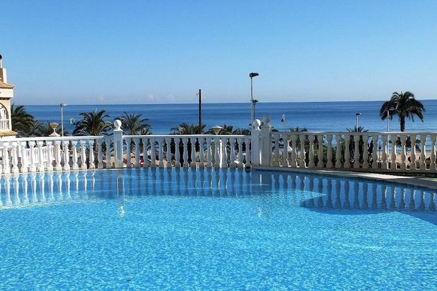 Foto 1 de Ático en venta en Los Arenales del Sol de 3 habitaciones con terraza y piscina