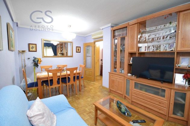 Foto 1 de Piso en alquiler en Mariblanca - Villafontana de 3 habitaciones con terraza y muebles