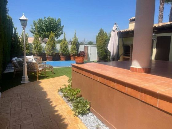 Foto 1 de Casa en venta en Almajada-Ravel de 4 habitaciones con terraza y piscina