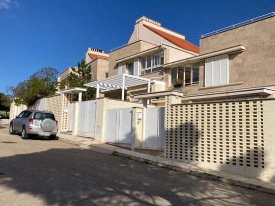 Foto 1 de Venta de casa en Nuevo Aranjuez de 5 habitaciones con terraza y garaje