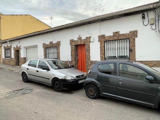 Foto 1 de Casa adossada en venda a Nuevo Aranjuez de 4 habitacions amb terrassa i garatge