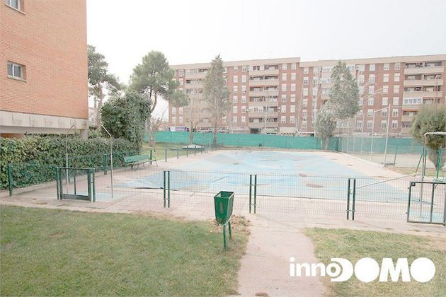 Foto 2 de Piso en venta en Azucaica - Santa María de Benquerencia de 4 habitaciones con terraza y piscina