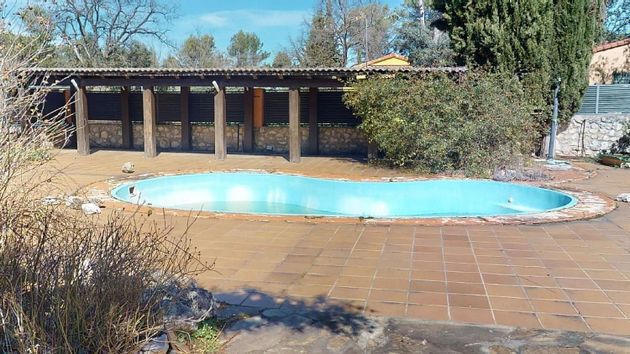 Foto 2 de Xalet en venda a Pareja de 5 habitacions amb terrassa i piscina