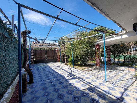 Foto 1 de Casa adossada en venda a Escalona de 4 habitacions amb terrassa i piscina