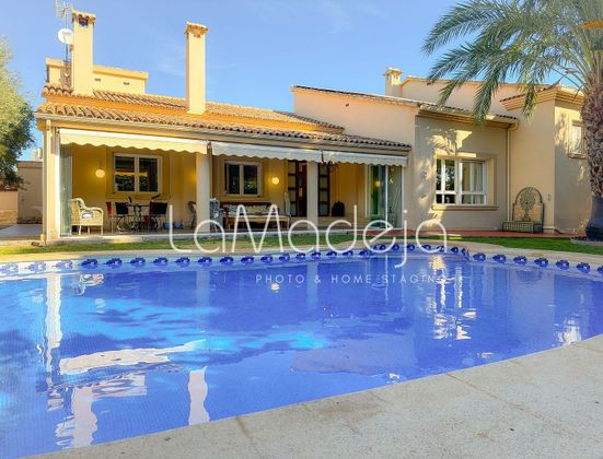 Foto 1 de Chalet en venta en Playa Mucha Vista de 5 habitaciones con terraza y piscina