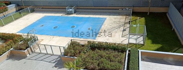 Foto 2 de Piso en venta en Ensanche de Vallecas - Valdecarros de 4 habitaciones con terraza y piscina