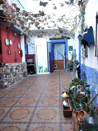 Foto 2 de Venta de casa adosada en Oropesa de 4 habitaciones con terraza y garaje