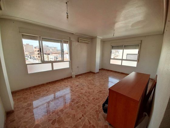 Foto 2 de Venta de piso en calle José Cánovas de 3 habitaciones con ascensor