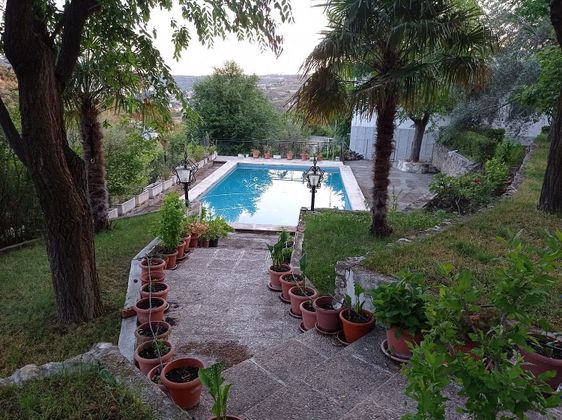 Foto 1 de Venta de chalet en Perales de Tajuña de 3 habitaciones con terraza y piscina
