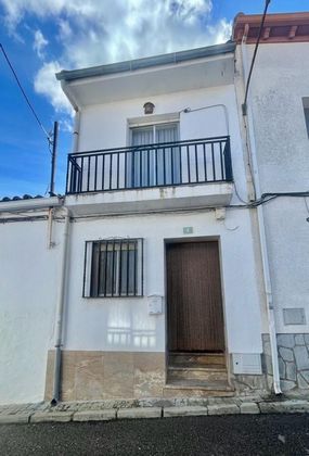 Foto 2 de Casa en venda a calle Del Almendro de 3 habitacions amb terrassa i calefacció