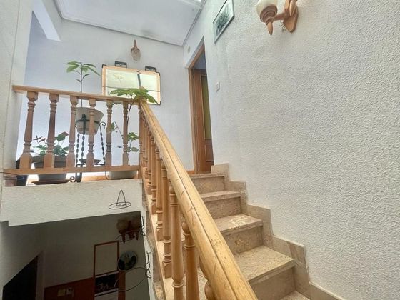 Foto 1 de Casa en venta en calle Del Almendro de 3 habitaciones con terraza y calefacción