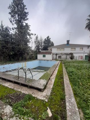 Foto 2 de Venta de chalet en Valdilecha de 6 habitaciones con piscina y jardín