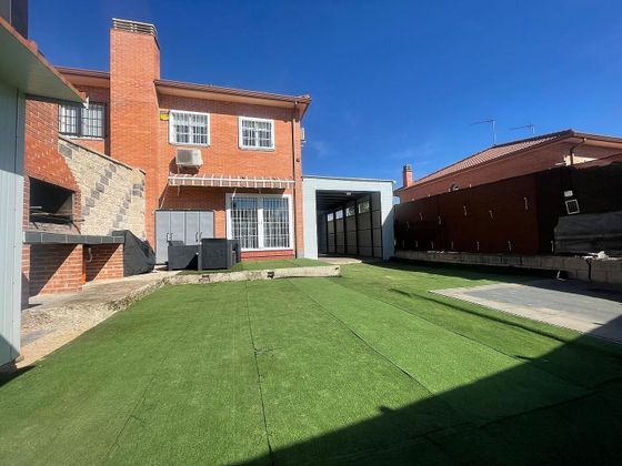 Foto 2 de Xalet en venda a Pozuelo del Rey de 4 habitacions amb garatge i jardí