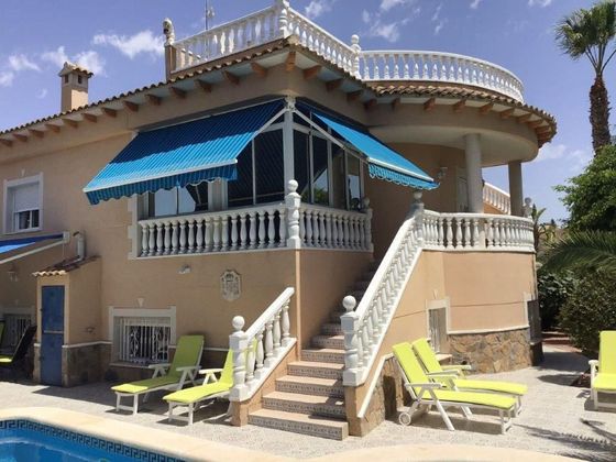 Foto 2 de Venta de chalet en Benferri de 4 habitaciones con terraza y piscina