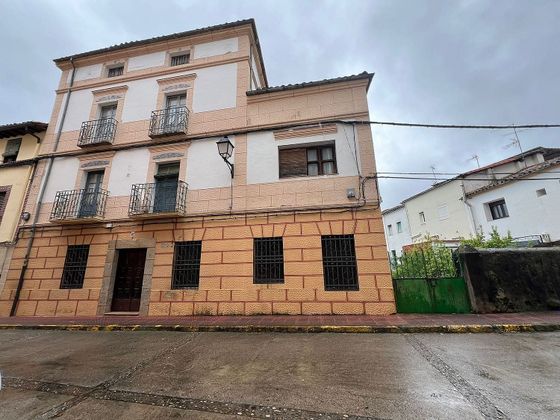 Foto 1 de Casa en venda a calle Gabriel Acedo de la Berrueza de 11 habitacions amb terrassa i jardí