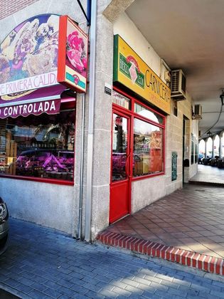 Foto 1 de Local en venta en Sevilla la Nueva con aire acondicionado
