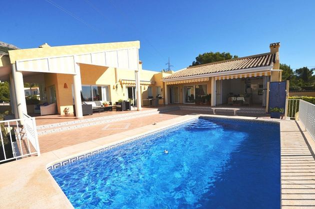 Foto 1 de Chalet en venta en Altea la Vella de 4 habitaciones con terraza y piscina