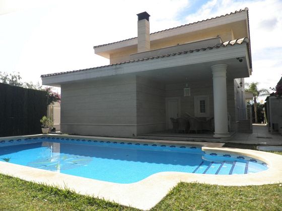 Foto 2 de Casa en venda a Petrer de 5 habitacions amb terrassa i piscina