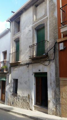 Foto 2 de Casa en venda a calle Del Mig de 4 habitacions i 192 m²
