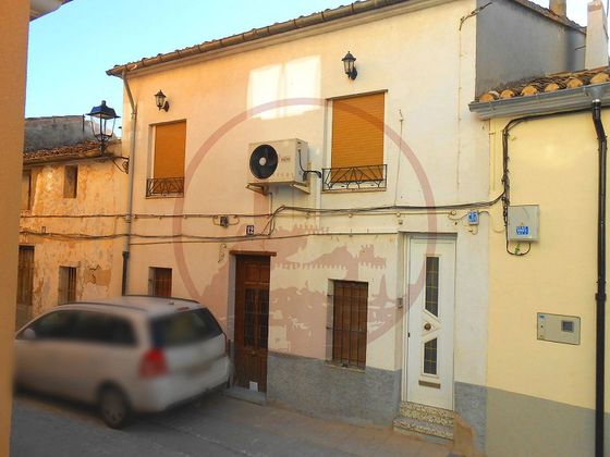 Foto 1 de Casa en venda a calle Felipe IV de 6 habitacions amb terrassa i garatge