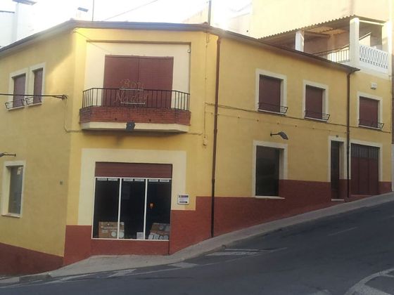 Foto 1 de Casa en venda a calle Vinalopo de 3 habitacions amb terrassa i garatge