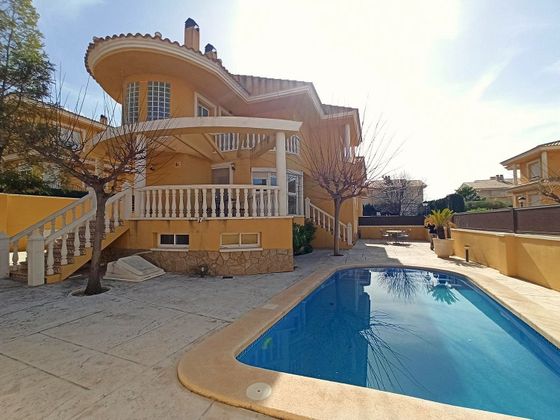 Foto 2 de Xalet en venda a Petrer de 4 habitacions amb terrassa i piscina