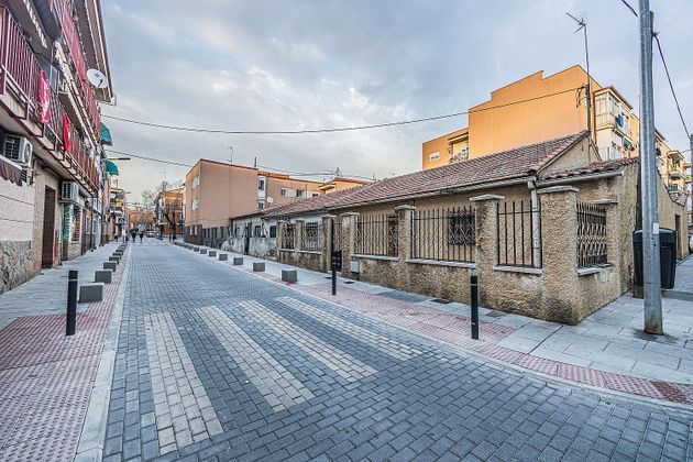 Foto 2 de Casa adossada en venda a Mejorada del Campo de 3 habitacions amb terrassa