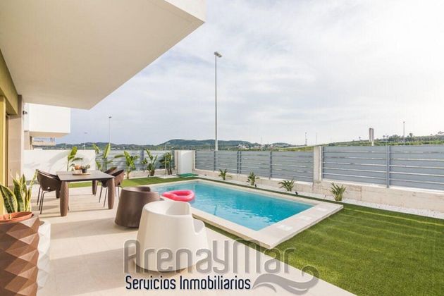 Foto 1 de Xalet en venda a Orihuela ciudad de 3 habitacions amb terrassa i piscina