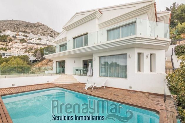 Foto 1 de Venta de chalet en Altea Hills de 4 habitaciones con terraza y piscina