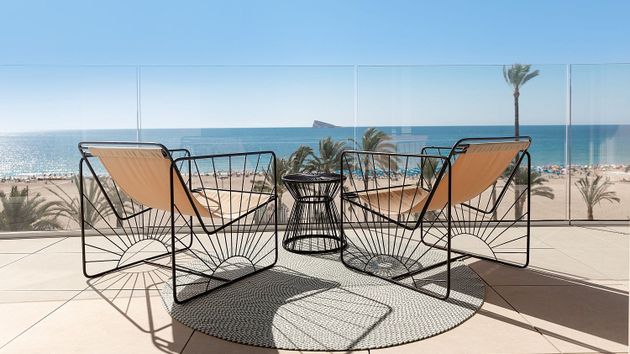 Foto 2 de Piso en venta en Playa de Poniente de 2 habitaciones con terraza y piscina