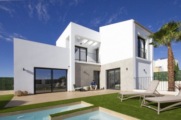 Foto 1 de Casa en venda a Ciudad Quesada de 3 habitacions amb terrassa i piscina
