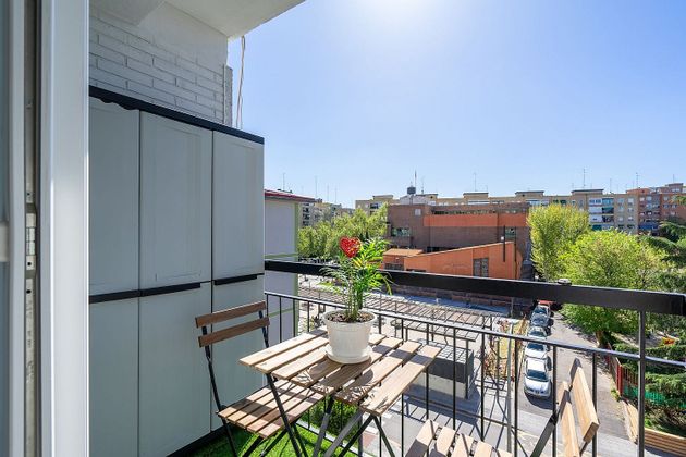 Foto 2 de Pis en venda a Suroeste - Zona Hospital en Móstoles de 3 habitacions amb terrassa i aire acondicionat