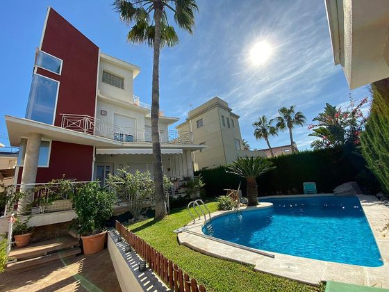 Foto 1 de Xalet en venda a calle De la Dorada de 5 habitacions amb terrassa i piscina