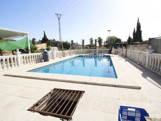 Foto 2 de Casa en venda a Crevillent de 4 habitacions amb terrassa i piscina