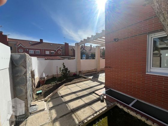 Foto 2 de Venta de chalet en Zona el Caño de 3 habitaciones con terraza y piscina