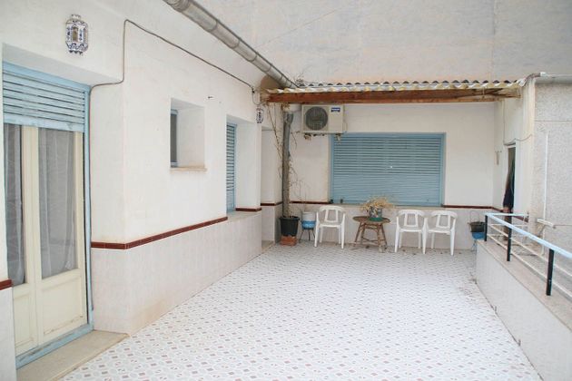 Foto 2 de Casa adossada en venda a Monóvar/Monòver de 4 habitacions amb terrassa i garatge