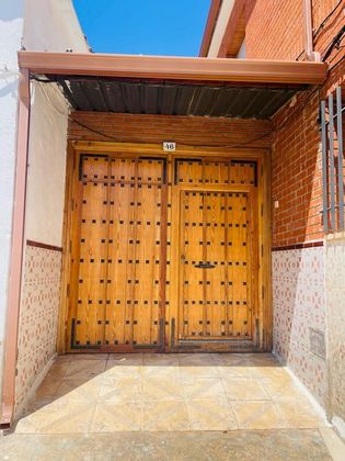 Foto 2 de Casa en venda a Villanueva de Alcardete de 7 habitacions amb piscina i jardí