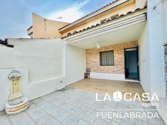 Foto 2 de Casa en venta en Numancia de la Sagra de 4 habitaciones con terraza y garaje