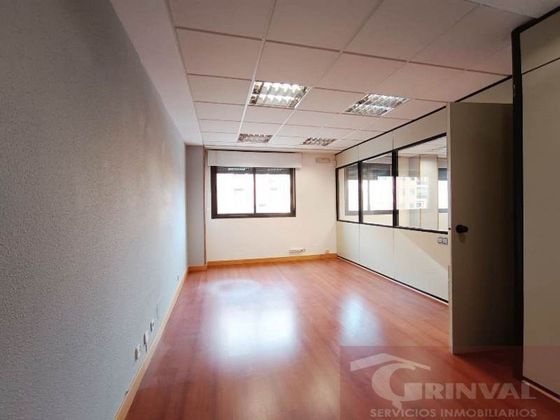 Foto 2 de Alquiler de oficina en Parque Lisboa - La Paz de 81 m²