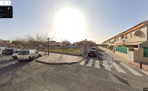 Foto 1 de Venta de terreno en calle Luis Amigo de 1000 m²