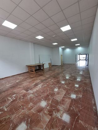 Foto 1 de Alquiler de local en avenida Cortes Valencianas de 160 m²