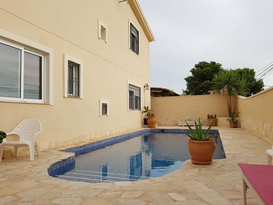 Foto 1 de Venta de chalet en Centro - Mutxamel/Muchamiel de 3 habitaciones con terraza y piscina