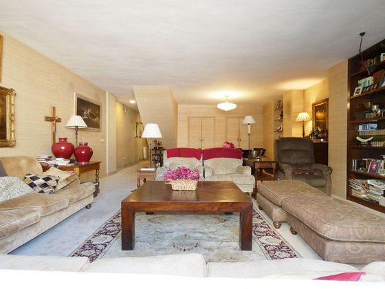 Foto 2 de Dúplex en venda a Ensanche - Diputación de 4 habitacions amb terrassa i garatge