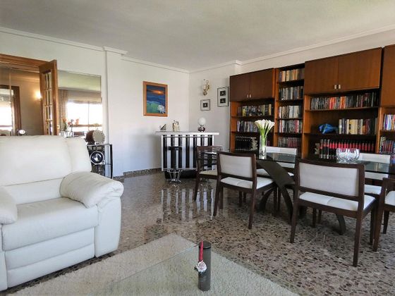 Foto 2 de Pis en venda a Ensanche - Diputación de 5 habitacions amb terrassa i garatge