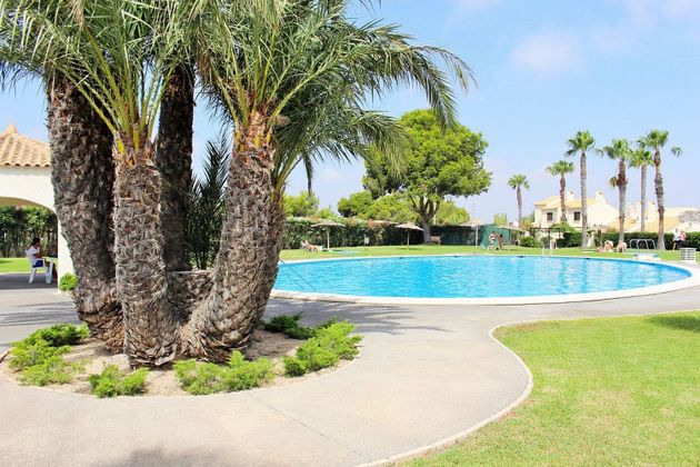 Foto 2 de Casa en venda a urbanización Faro de 4 habitacions amb terrassa i piscina