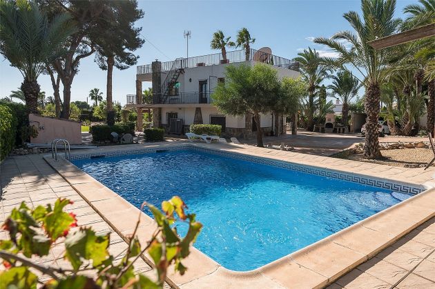Foto 1 de Casa en venda a calle Partida Valverde de 4 habitacions amb terrassa i piscina