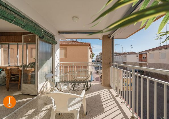 Foto 1 de Venta de piso en calle Yecla de 3 habitaciones con terraza y balcón