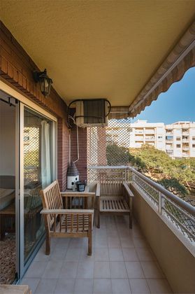 Foto 2 de Piso en venta en avenida De Germanies de 2 habitaciones con terraza y balcón